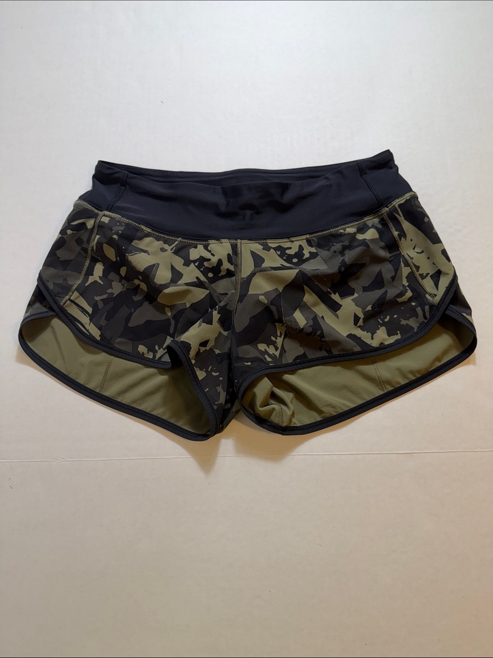 Lululemon Speed Short 4-way Stretch 2.5"
Style Number: W7A19S